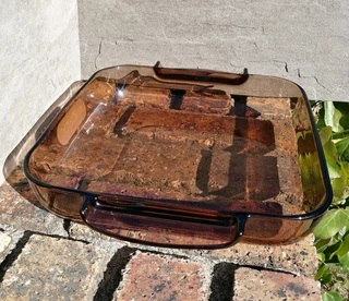 Vintage Rare Pyrex England Amber Square Casserole with &#39;drop&#39; handles