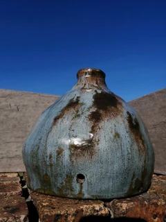 Vtg Rare Studio Art Planter/Vase w/ drainage - 21H x 22cm, 3kg heavy