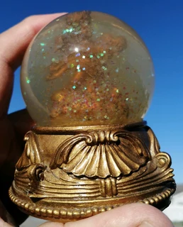 Vtg ❤️ is Blind Snow Globe, Resin - unusual.