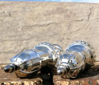 Vtg Salt and Pepper Shakers