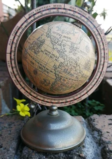 Vtg Classic Desktop mini Globe