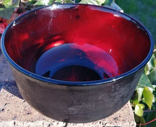 Vtg Arcoroc Sierra Salad Bowl &#43; 3 small bowls Ruby Granite