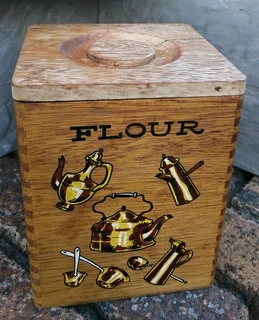 vtg Nesting Cannisters Flour Sugar Tea Coffee