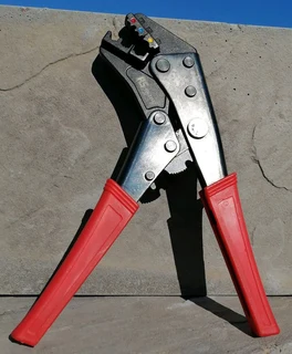 RS Pro Hand Ratcheting Crimp Tool for Spade Connectors