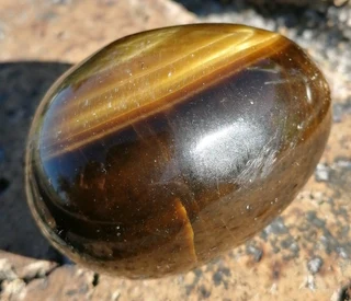 Tiger&#39;s Eye Stone Egg 4x3cm