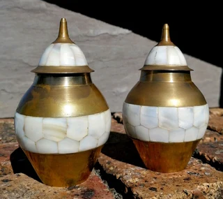 Pair of Vtg Brass and MOPearl Sml Jars with Lids Trinket