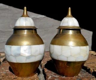 Pair of Vtg Brass and MOPearl Sml Jars with Lids Trinket