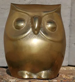 Minimalist design Brass Owl - vtg MCM desk decor