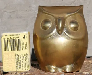 Minimalist design Brass Owl - vtg MCM desk decor