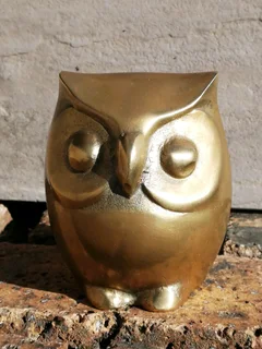 Minimalist design Brass Owl - vtg MCM desk decor