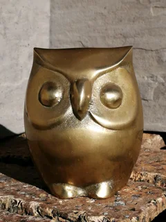Minimalist design Brass Owl - vtg MCM desk decor