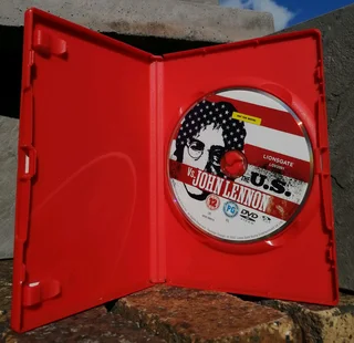 The U.S. vs John Lennon DVD plays start to finish no freezing or skips