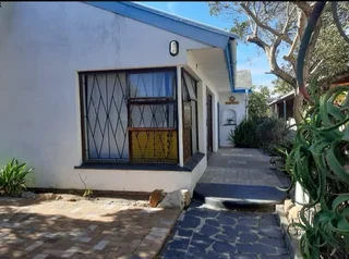 Elegant house for sale in Grassy Park