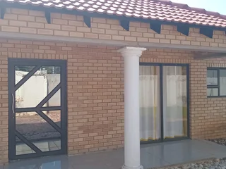 Apartfor rental R5500.00 Noordwyk