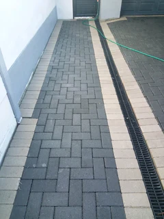 Paving installation