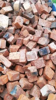 Half Brick Paving with sircle pattern well looked after