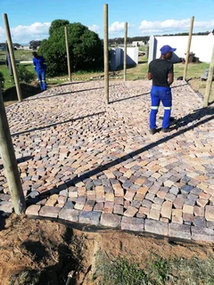 Half Brick Paving with sircle pattern well looked after