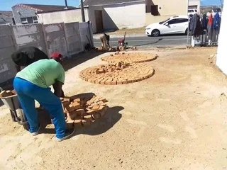 Half Brick Paving with sircle pattern well looked after
