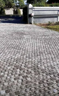 Cobble paving