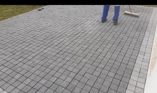 Cobble paving