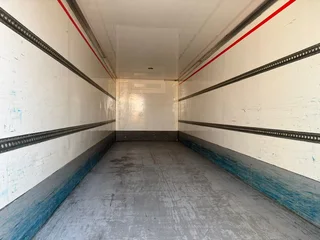 2017 Nissan UD90 6x2 Fridge Body 14TON