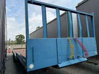 2002 Vanco Tri axle Step deck