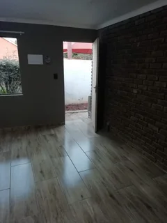 1 Bedroom unit available for rent, Clayville East from 1st October