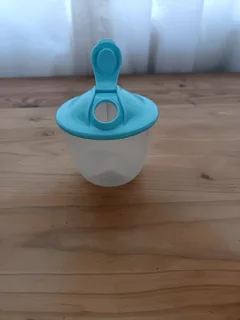 Baby bottle sterilizer &#43; powder dispenser