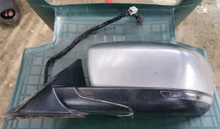Chrysler 300C side mirror