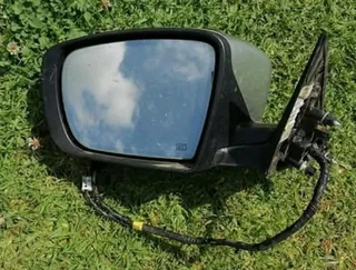 Chrysler 300C side mirror