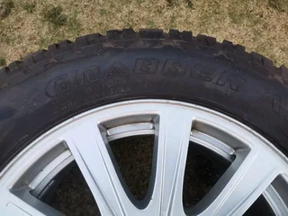 Land Rover Mag and tyre