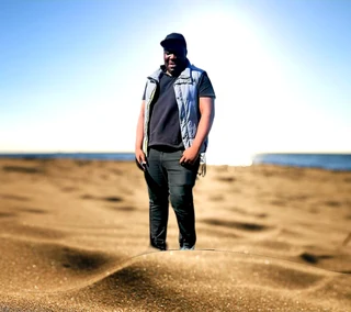 LOOKING FOR A JOB AS A SECURITY OFFICER,CCTV CAMERA OR ANY POSITION AVALAIBLE