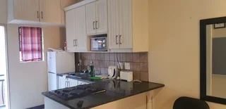 Upmarket Bachelor Flat to Rent in Secure Upmarket Bains Game Lodge