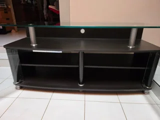 Glass too TV unitDown to R1500 or nearest cash offer