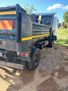 TATA 709 3cube/4ton R130 000.00 Neg