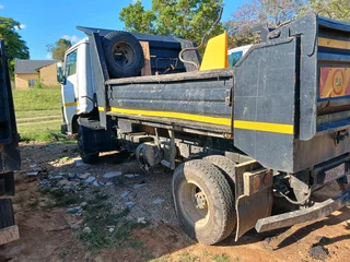 TATA 709 3cube/4ton R130 000.00 Neg