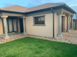 This spacious alone standing home in Hospital View Kagiso is available for SALE at R980 000