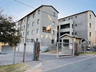 2 bedrooms apartment available for SALE in Dignity Hills complex Fleurhof ext 25