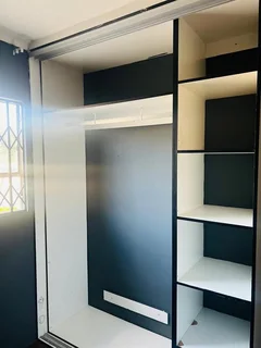 Alone standing corner house available to LET in Fleurhof ext 2