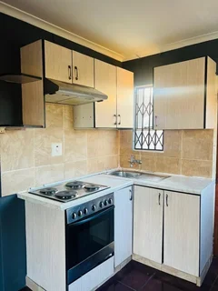 Alone standing corner house available to LET in Fleurhof ext 2