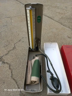Sphygmomano Blood Pressure Meter Antique