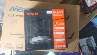 Tenda wifi repeater/ Extender