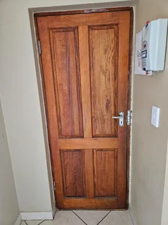 2 Bedroom Apartment to Rent in Central Jeffrey&#39;s Bay