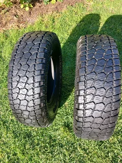 Pair of 4X4 Tyres Radar Renegade A/T5 265/75 R16