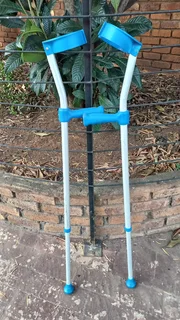 Crutches - Ad posted by Juandre