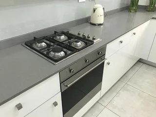 3 Bedroom Ground floor Apartment in The Polofields