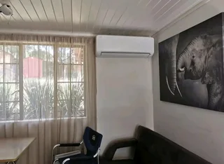 2 bedroom Flat to rent in Pretorius Park Garsfontein East