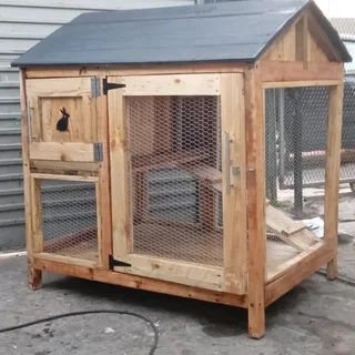Large Rabbit hutch
