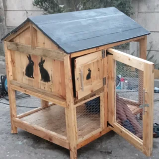 Large Rabbit hutch