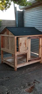 Chicken hutch / Rabbit hutch: 1.2mx 1m x 1.3m